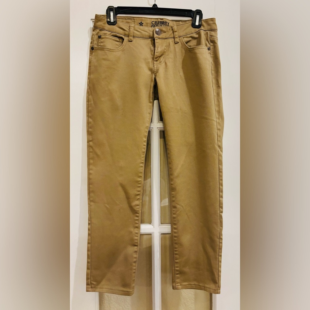 Women’s size 5 short Celebrity Pink khaki jeans, low rise skinny